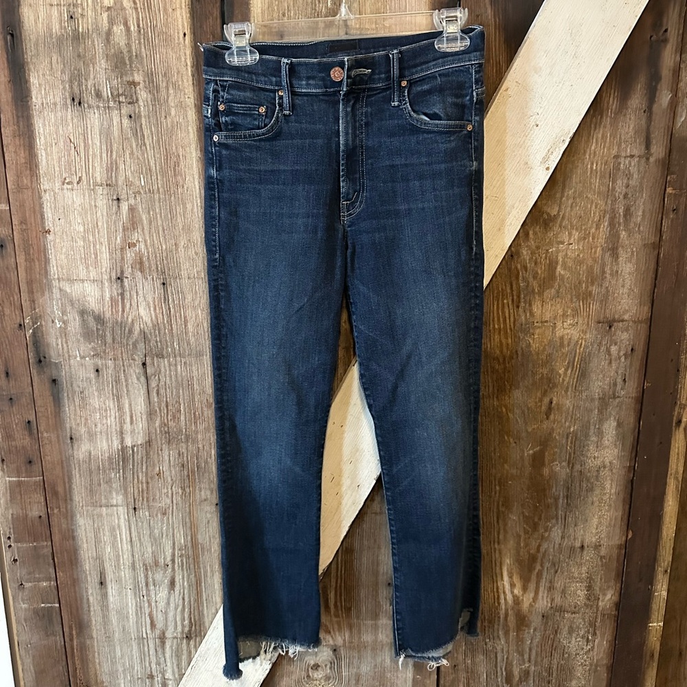 EUC Mother Dark Denim. Insider Step Crop Fray. Here Kitty Kitty (color).Sz 26.